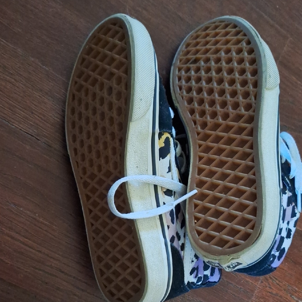 Vans Black and White High-Top Sneakers - Picture 5 of 5